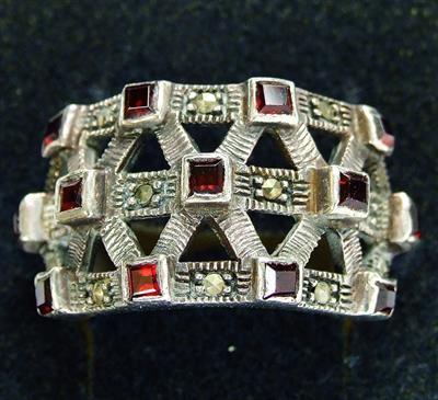 Ag art deco prsten s almadiny