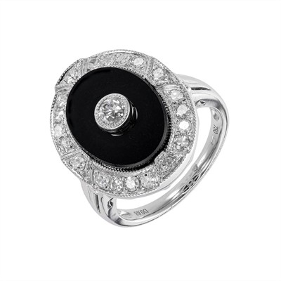 Zlatý prsten s onyxem a diamanty 0,58 ct