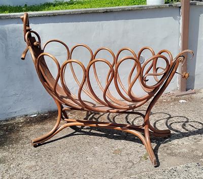 Kolébka Thonet model č. 2
