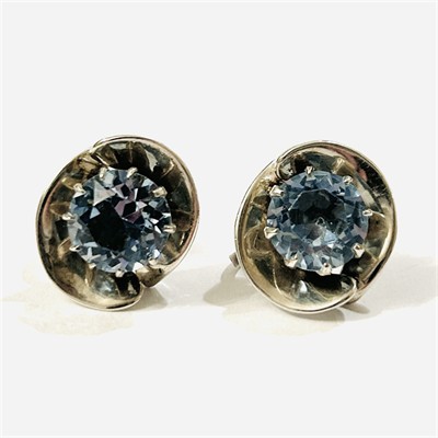 Stříbrné náušnice v bruselském stylu s modrými kameny