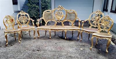 Zlacený vyřezáváný salón