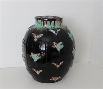 Majoliková váza, Lotte Fink