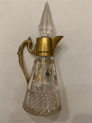 Starožitnostná karafa broušená ,malovaná s  montáží