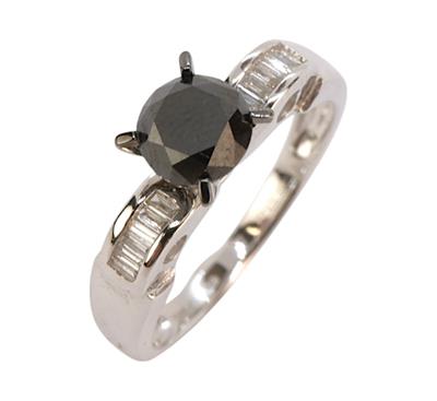 Zlatý prsten s diamanty