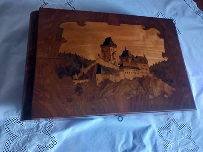 Karlštejn, kazeta s intarzií, art deco, rok 1930