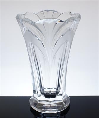 ART-DECO váza bohatě broušené čiré sklo, Rudolf HLOUŠEK