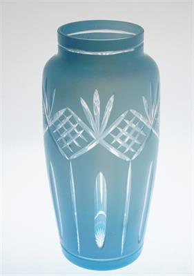 Secesní váza probrušované akvamarín. sklo geometrický dekor