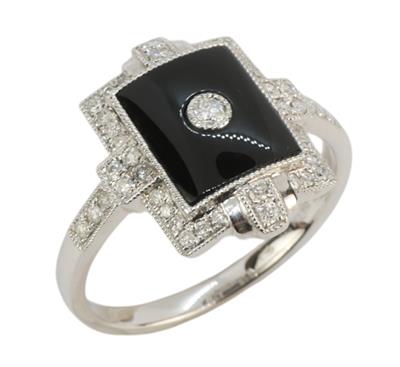 Zlatý prsten s onyxem a brilianty