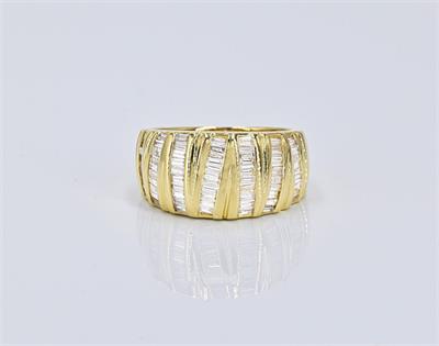 Zlatý prsten s diamanty