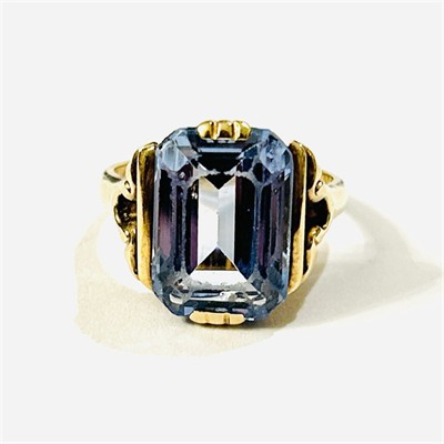 Zlatý art-deco prsten s modrým kamenem