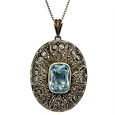 Stříbrný náhrdelník s modrým spinelem