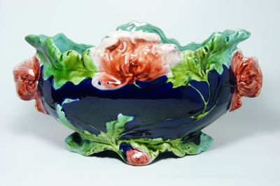 Secesní žardiniera s florálním ornamentem, kobaltová modř