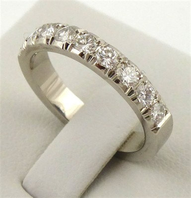 Zlatý prsten s 9 přírodními diamanty 0,55 ct