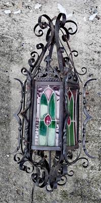 Kovaná lucerna s vitráží