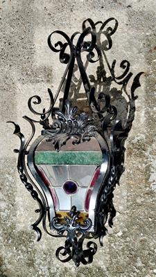 Kovaná lucerna s vitráží