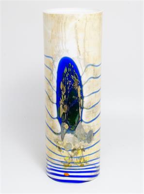 Váza z opálového skla s organickým dekorem Jiří ŠUHÁJEK