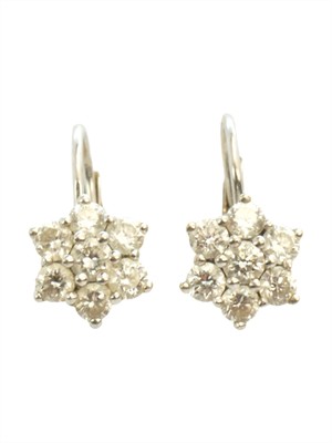 Zlaté náušnice s brilianty - kytičky