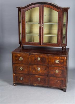 Komoda s nástavbou klasicismus