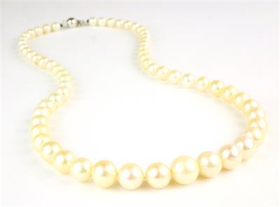 Perlový náhrdelník