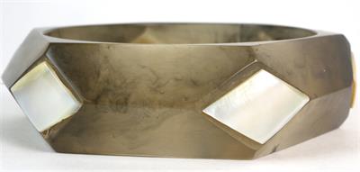 Celuloidový náramek z 30. let