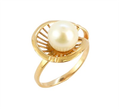 Zlatý prsten s perlou