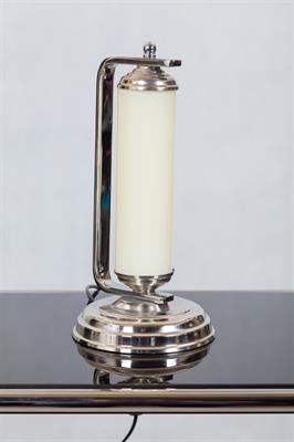 STOLNÍ LAMPA TUBUS-FUNKCIONALISMUS