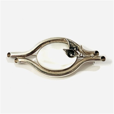 Stříbrná autorská brož s perleťovým kamenem