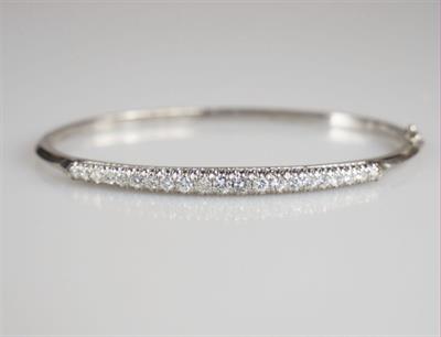 Zlatý náramek s diamanty