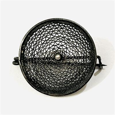 Stříbrná prvorepubliková filigránová brož