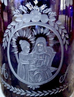 Klasicistní modrý korbel s medailonem