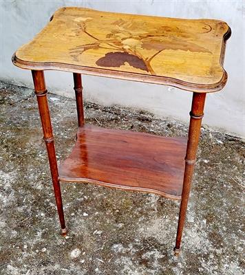 Intarzovaný stolek značený Gallé