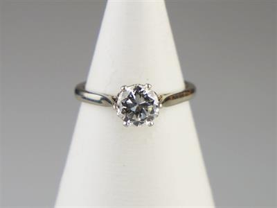 Zlatý prsten s kvalitním diamantem