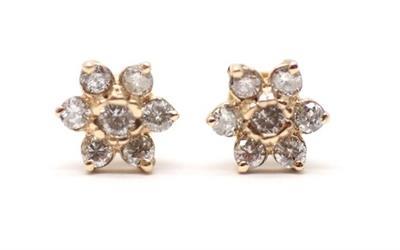 Zlaté náušnice s diamanty