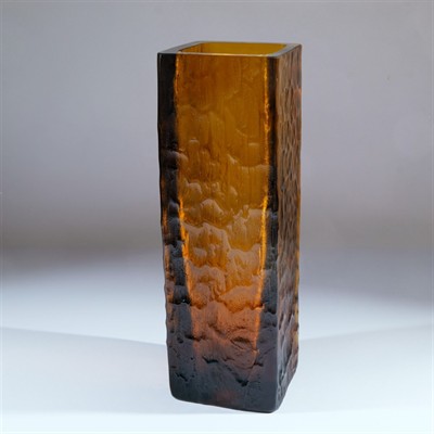 Váza se smýkaným brusem