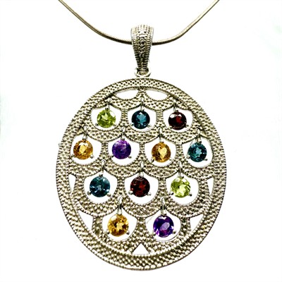 Stříbrný náhrdelník se závěsem z drahých kamenů