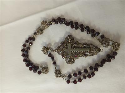 Obrovský 200 let starý růženec stříbro , český granát