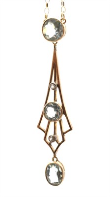 Zlatý náhrdelník s přírodními kameny a leukosafíry