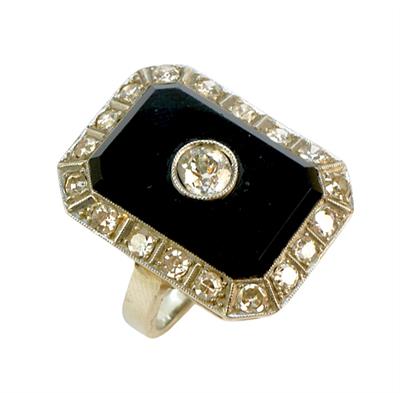Zlatý prsten s onyxem a brilianty