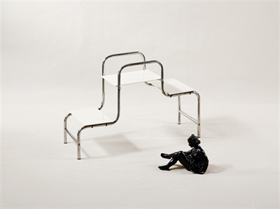 KVĚTINOVÝ ETAŽÉR-FUNKCIONALISMUS