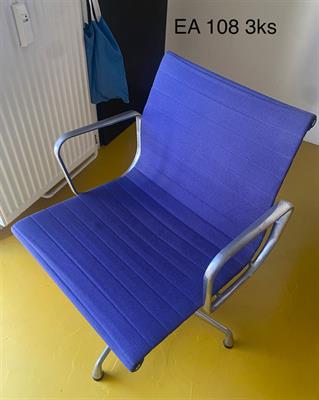 Ikonické židle CHARLES & RAY EAMES Aluminium Chaiir EA 108