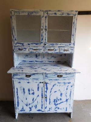 KREDENC PROVENCE V BYTOVÉM STAVU