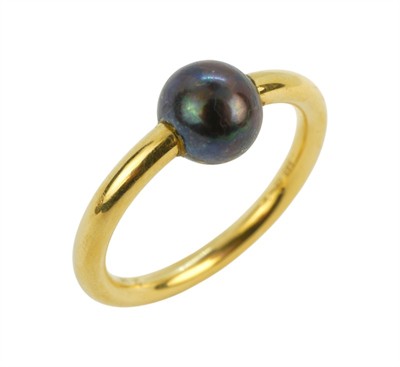 Zlatý prsten s perlou