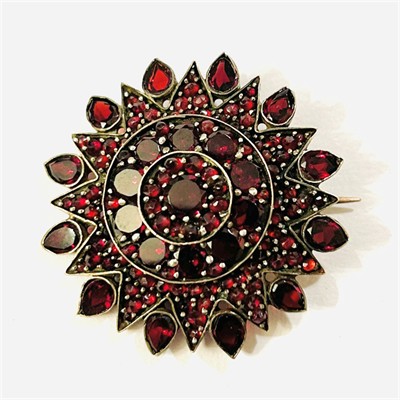 Starožitná brož "rozeta" s českými granáty