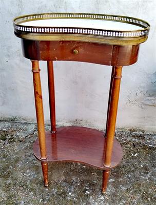 Stolek s mramorem č. 1