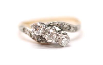 Zlatý prsten s diamanty