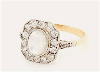 ArtDeco zlatý prsten s brilianty a opálem