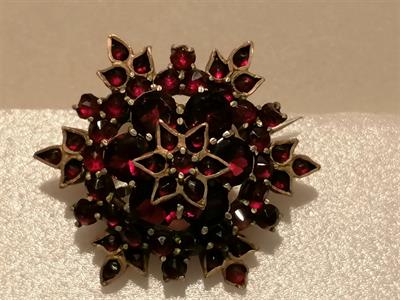 Granátová brož - Sněhová vločka