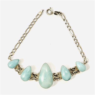 Stříbrný náramek s larimari