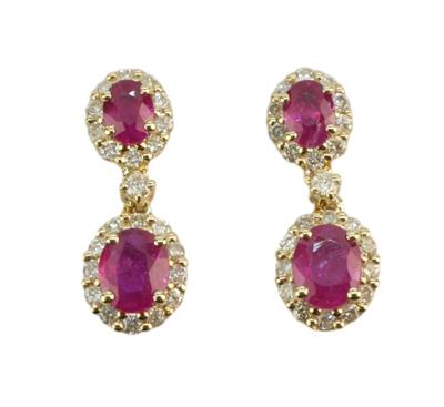 Zlaté náušnice s diamanty a rubíny