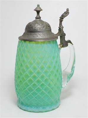 Starý korbel s víkem - opálové sklo s Káro reliéfem